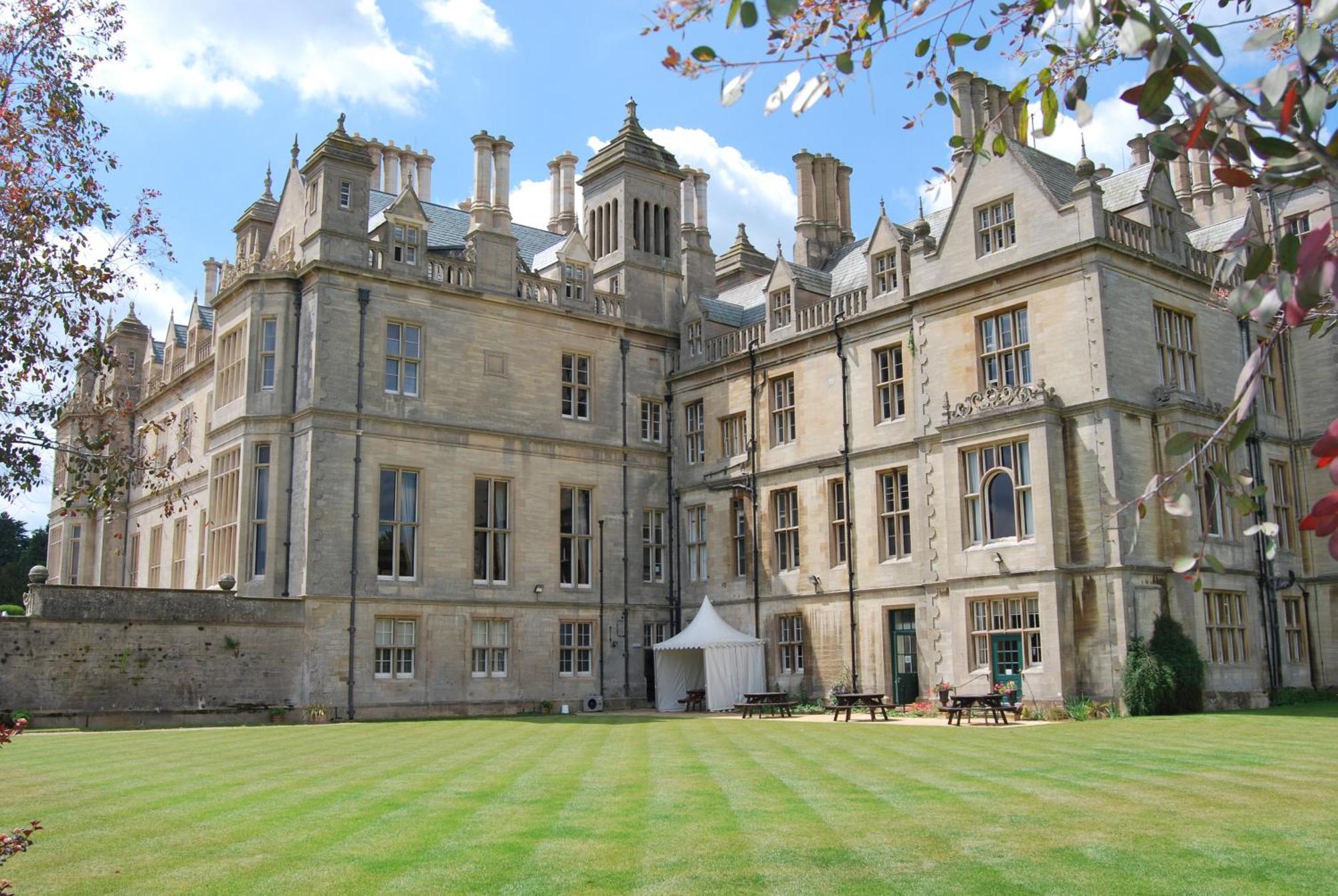 Stoke Rochford Hall Grantham Esterno foto